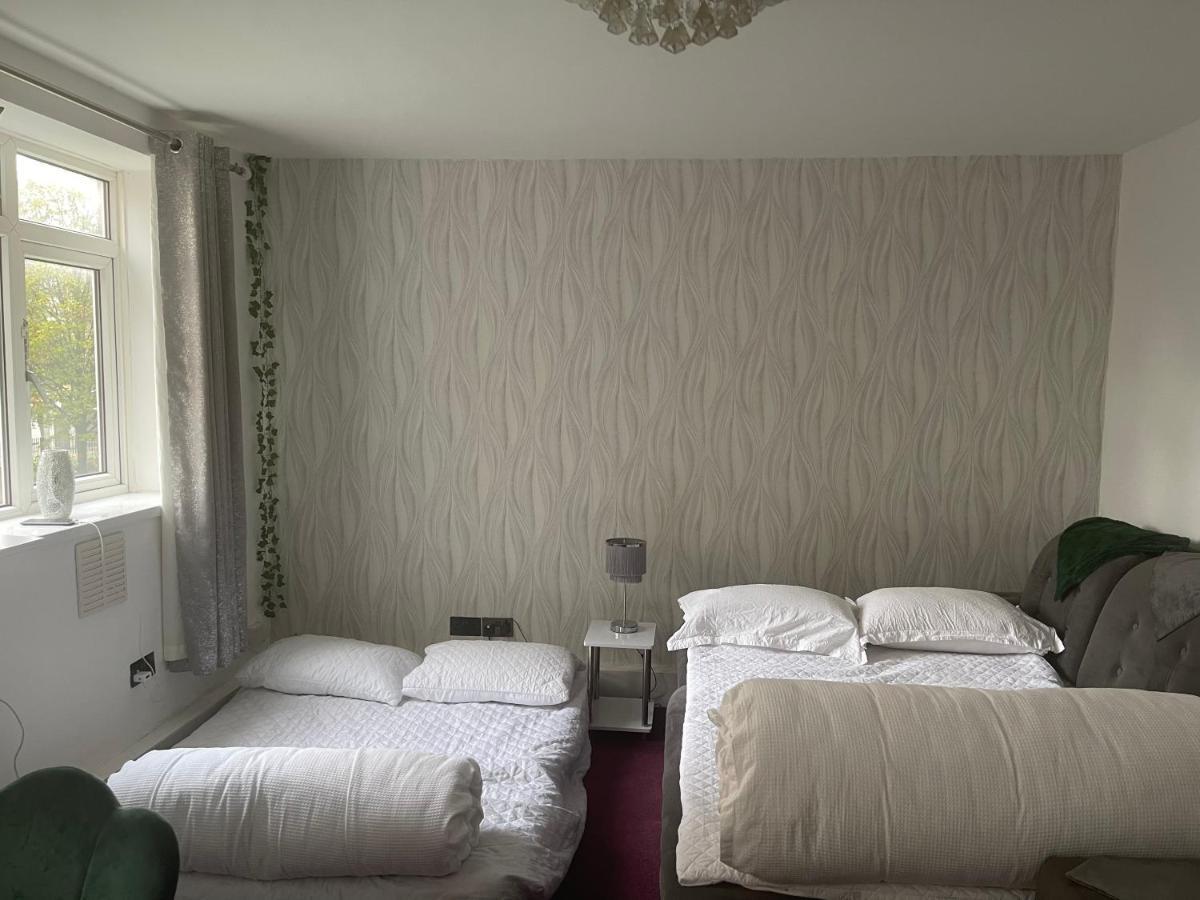 Room With Shared Kitchen Лондон Екстериор снимка