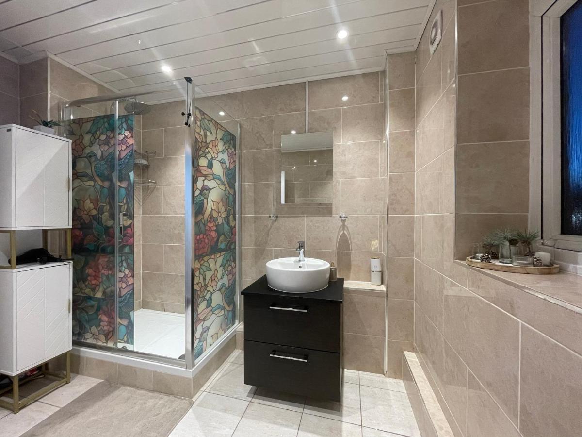 Room With Shared Kitchen Лондон Екстериор снимка